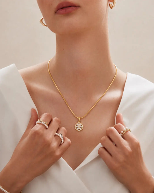 Elegant Floral Pendant Necklace