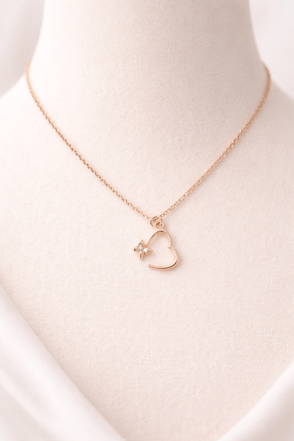 Minimal Heart Flower Pendant Necklace – Rose Gold Finish, Anti Tarnish