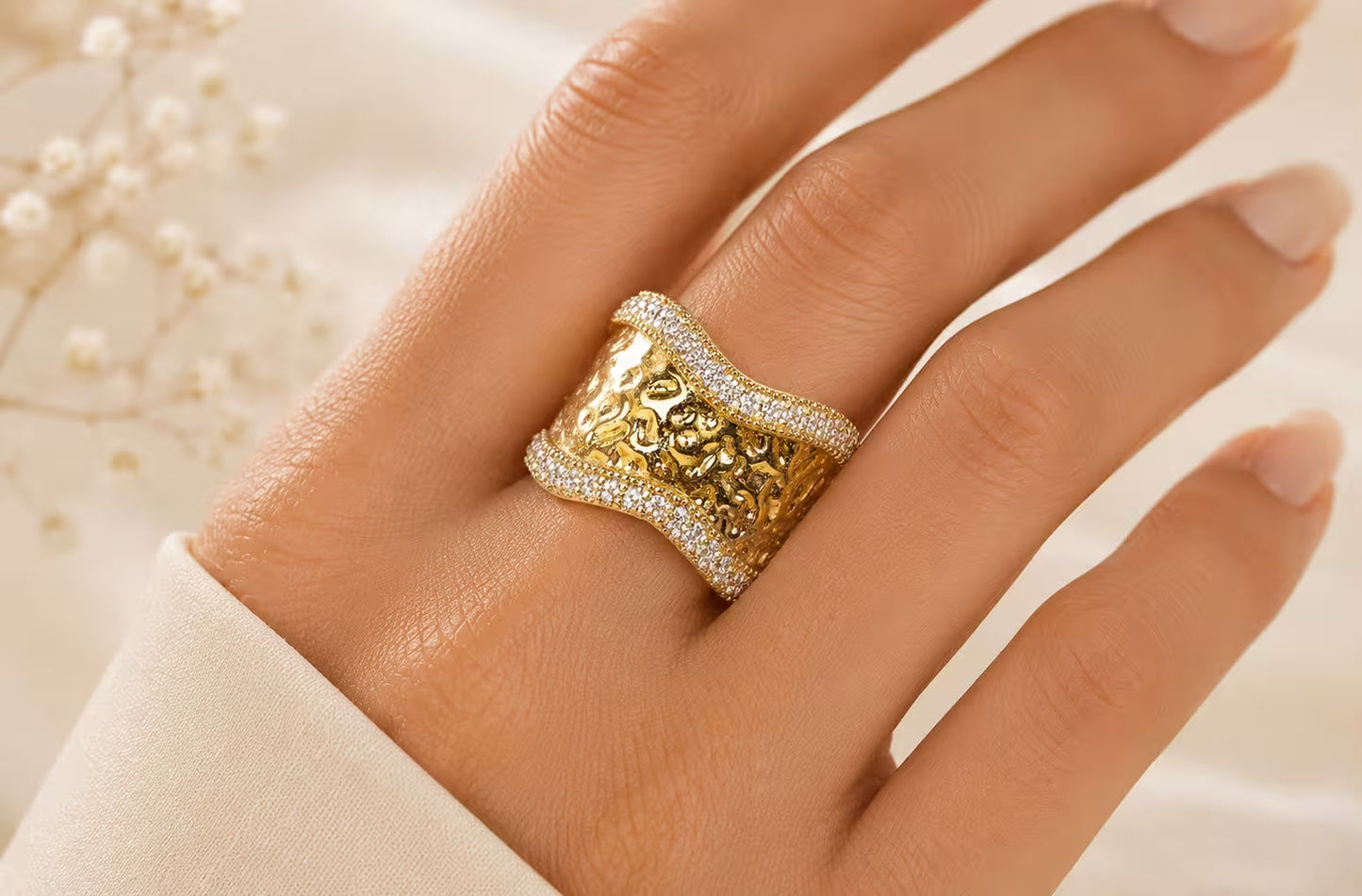 Antique Gold Textured Statement Ring | Ajustable | Anti Tarnish