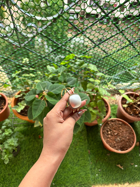 Pearl Glow kada bracelet