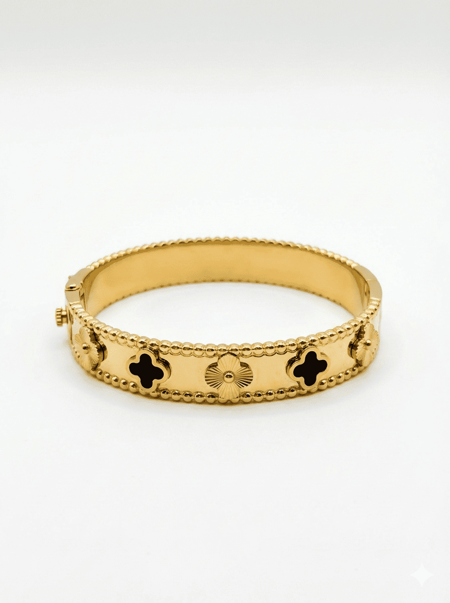 Anti tarnish clover Bangle