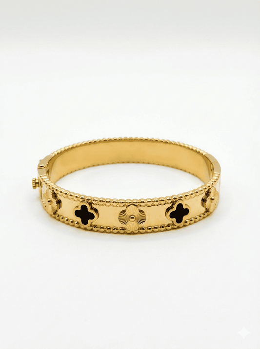 Anti tarnish clover Bangle